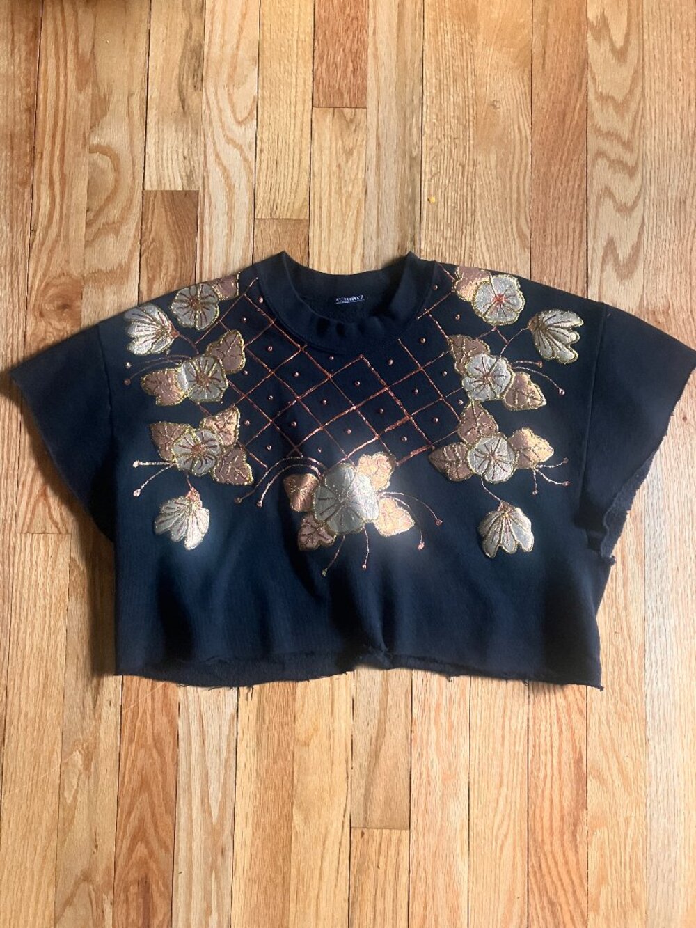 Vintage Black Sweatshirt Cropped